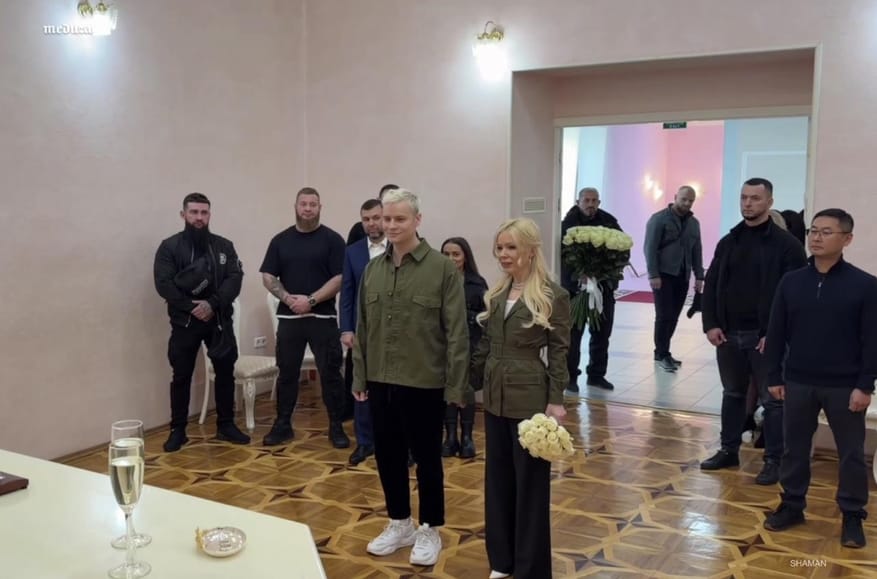 0815GMT//Putin threatens nuclear tests; two Kremlin propagandists marry; Russia to train overseas students as prison guards