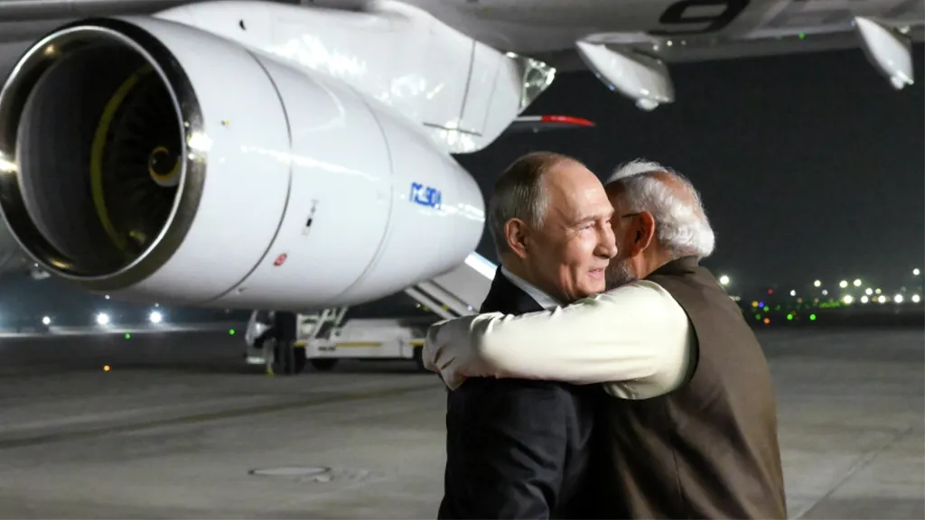 1030GMT//Modi greets Putin with a hug; Kremlin cancels Western messaging apps; Russia's oil and gas revenues collapse